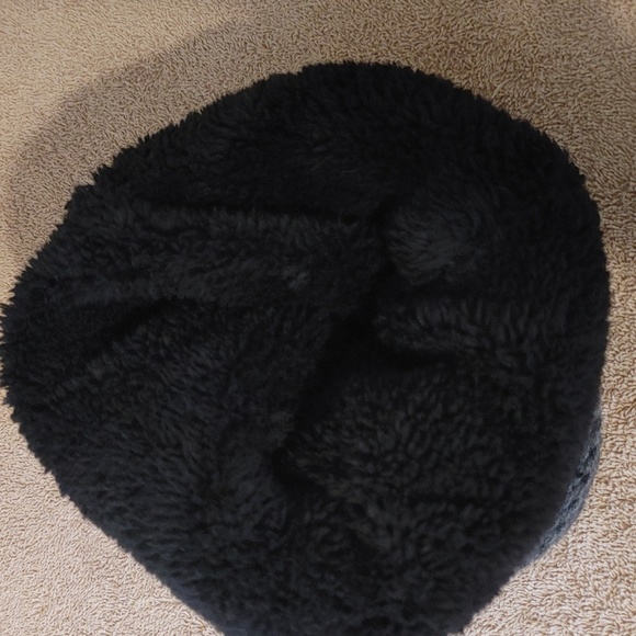 🐨 Ugg Hat - Picture 6 of 9